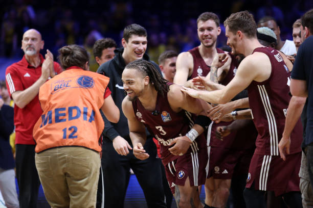 社交媒体上 社交媒体上