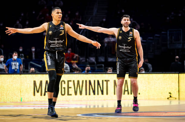 伊萨克的属 伊萨克的属