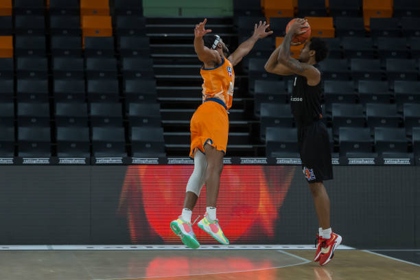 影响他的竞 影响他的竞